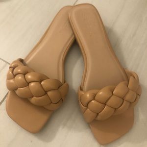 Women’ braided sandels nude